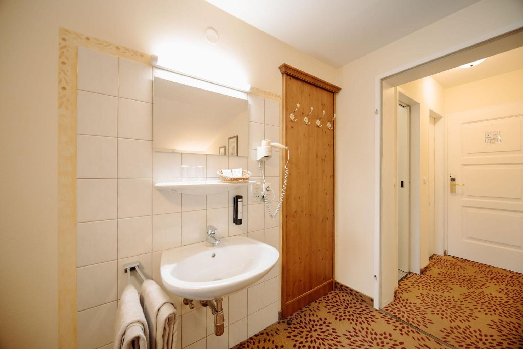 Resl Hotel
